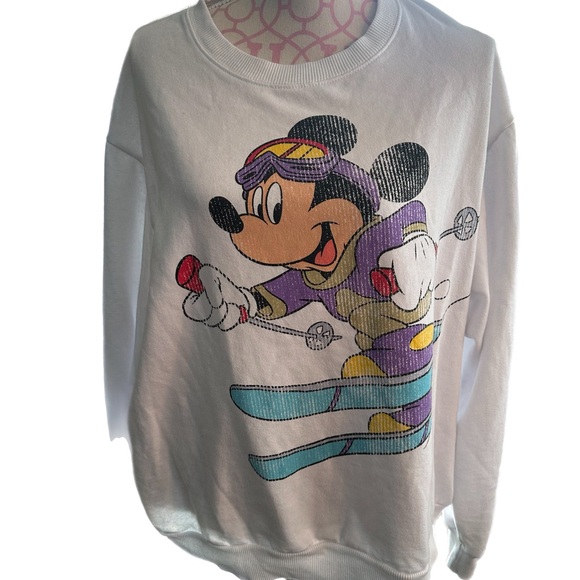 Disney Tops - Disney White Sweatshirt with Mickey Mouse Skiing Design
